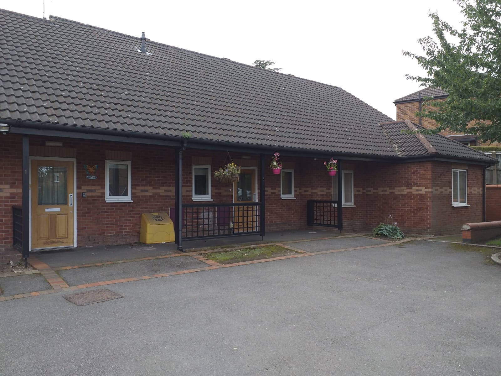 3 larch road egginton